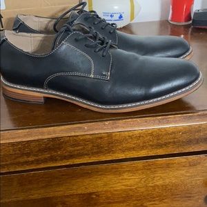 Dress shoes